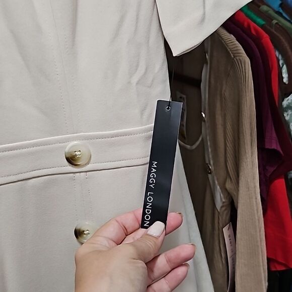 Maggy London Women's Jewel Neck Button Detail Dress - Picture 6 of 8